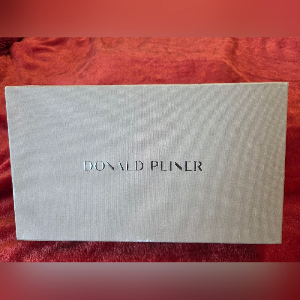 Donald J. Pliner Black Knit Texture Pump W/ Pewter Metallic Block Heel Detail - Picture 2 of 10